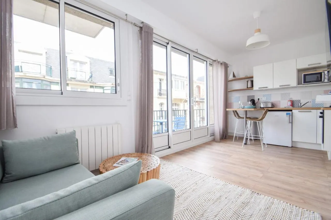 Apartment Appartement Cosy 2 Pers Vue Mer Balcon Hyper Centre Dinard